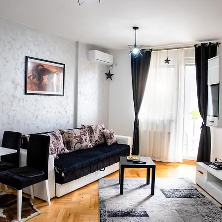 Apartamento Apartman Black Star Novi Sad Exterior foto