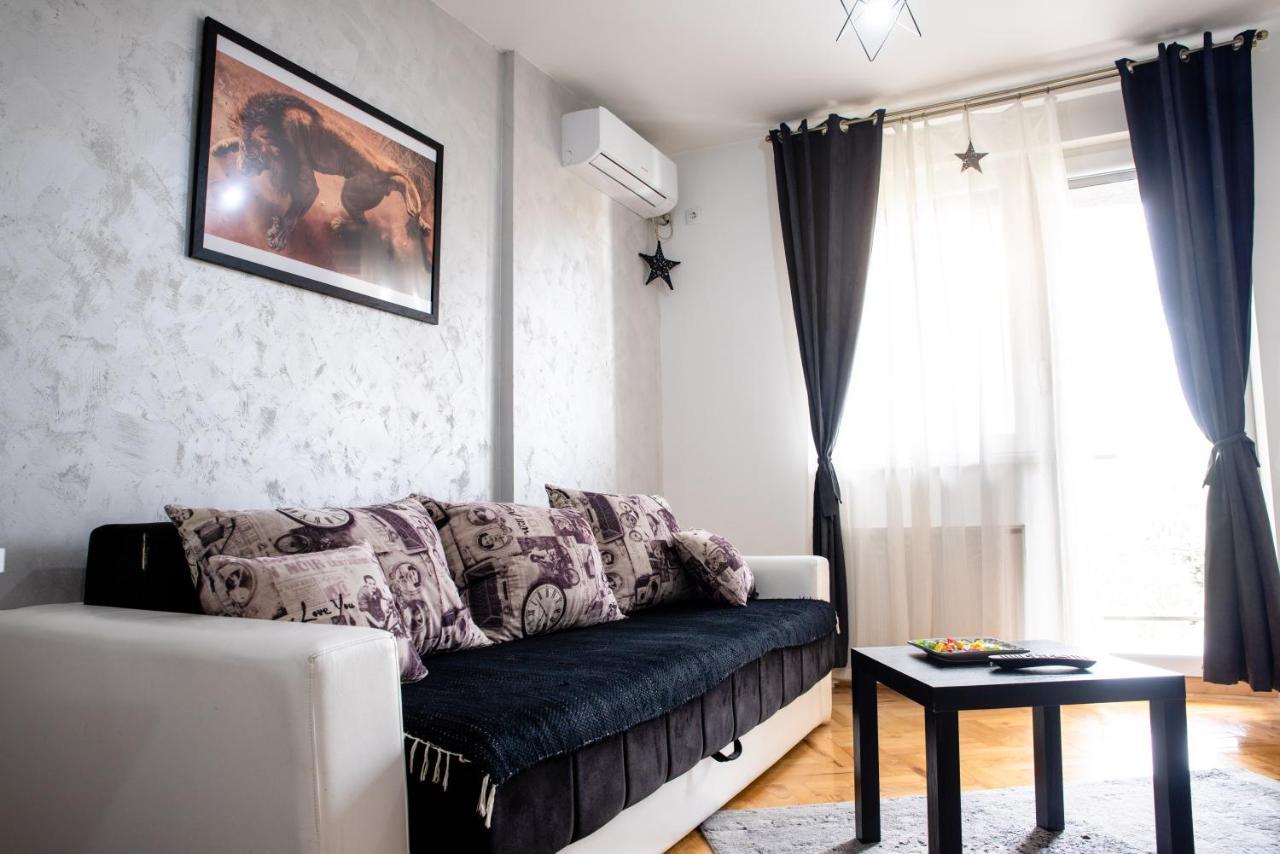 Apartamento Apartman Black Star Novi Sad Exterior foto