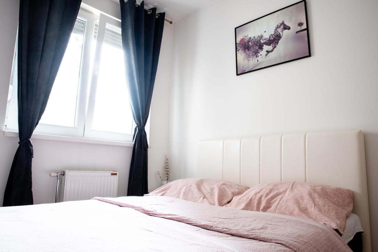 Apartamento Apartman Black Star Novi Sad Exterior foto